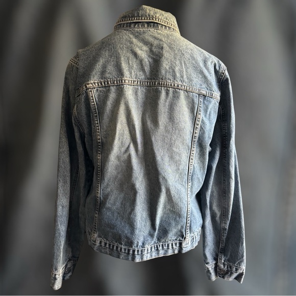 Jean Jacket 🩵 - Picture 2 of 7